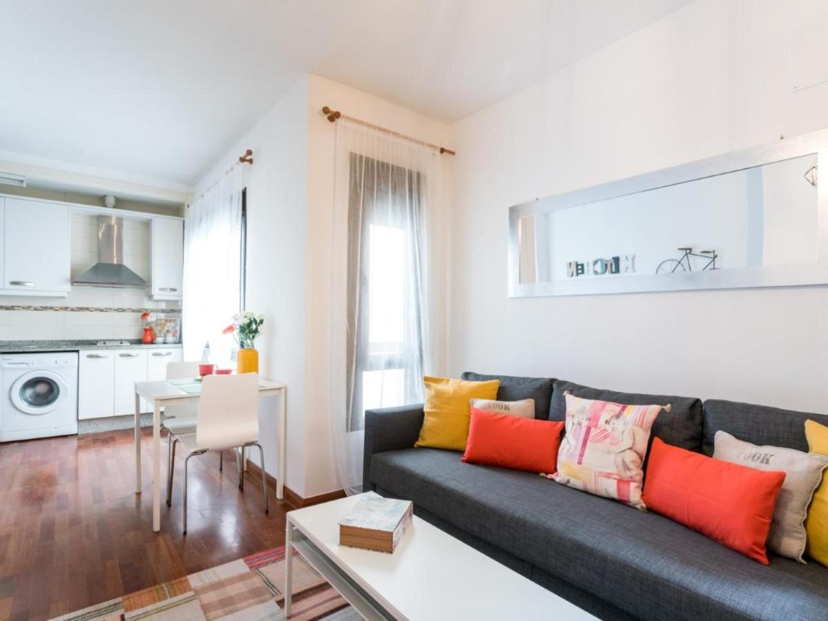 Holi-Rent Santa Marina Apartment Seville Exterior photo