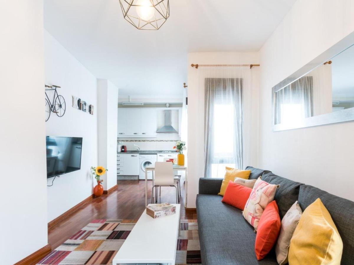 Holi-Rent Santa Marina Apartment Seville Exterior photo